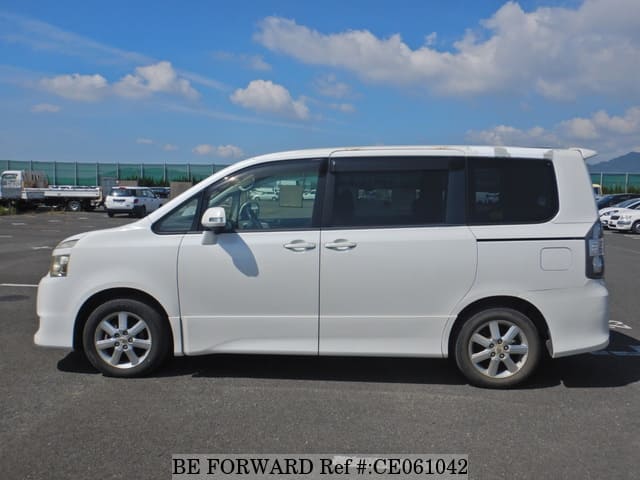 2009 TOYOTA VOXY Z image 2