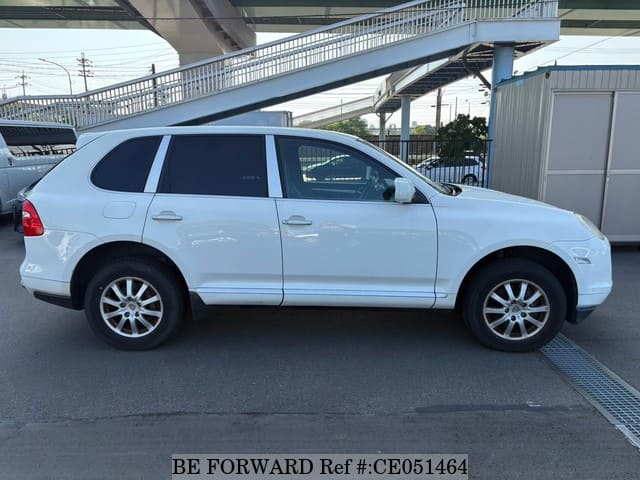 2009 PORSCHE CAYENNE image 6