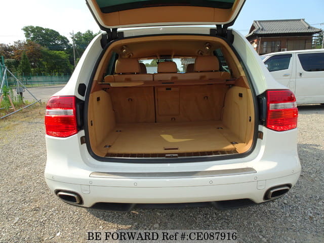 2009 PORSCHE CAYENNE image 28