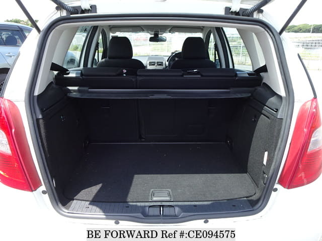 2012 MERCEDES-BENZ A-CLASS A180 image 28