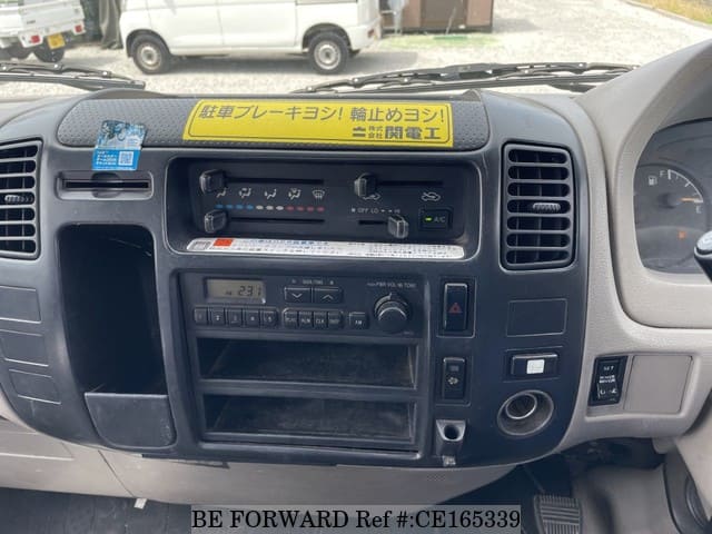 2005 HINO DUTRO image 27