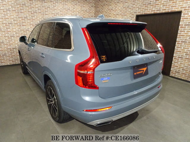 VOLVO XC90 HYBRID B5 MOMENTUM — фото 3
