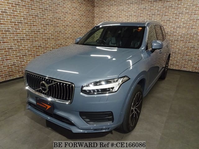 VOLVO XC90 HYBRID B5 MOMENTUM — фото 1