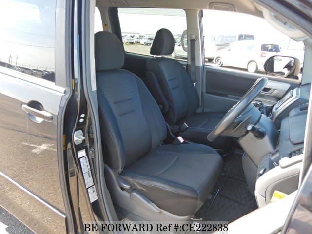 2009 TOYOTA VOXY ZS image 25