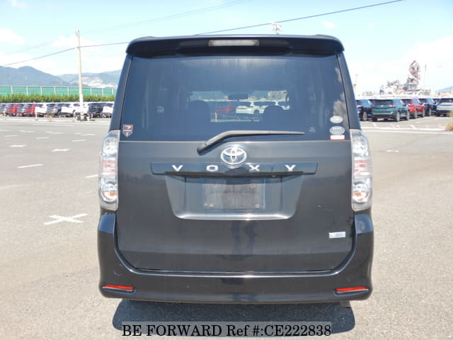 Toyota VOXY ZS — фото 4