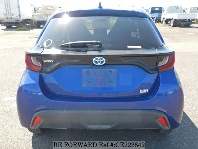 Toyota YARIS HYBRID X — фото 4