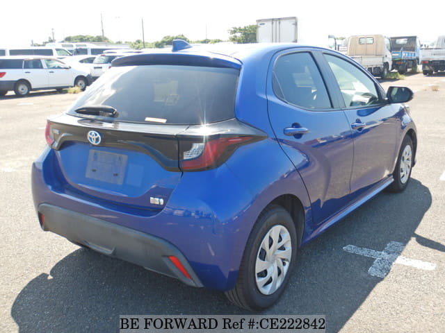Toyota YARIS HYBRID X — фото 5