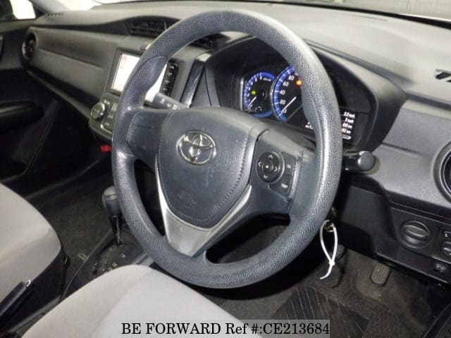Toyota COROLLA AXIO HYBRID — фото 3