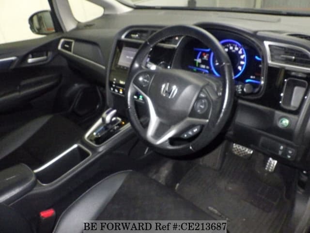 Honda SHUTTLE HYBRID X STYLE EDITION — фото 3