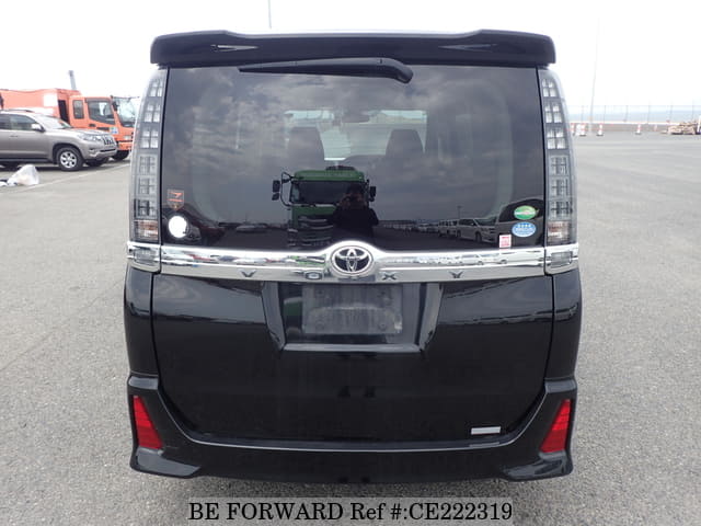 Toyota VOXY ZS KIRAMEKI 2 — фото 4