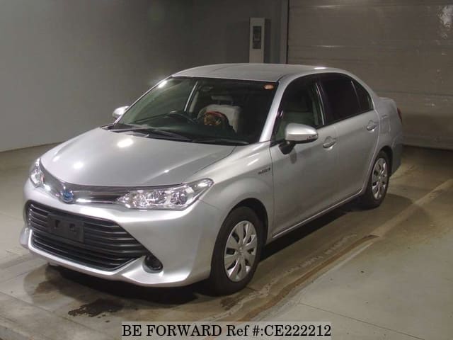 Toyota COROLLA AXIO HYBRID — фото 1