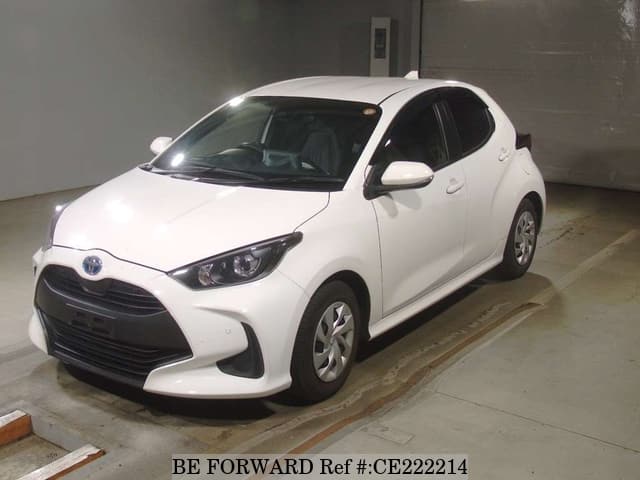 Toyota YARIS HYBRID X — фото 1