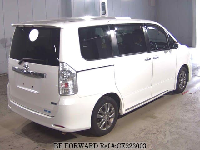 Toyota VOXY ZS KIRAMEKI 2 — фото 2