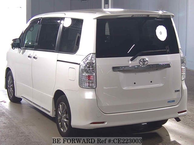 Toyota VOXY ZS KIRAMEKI 2 — фото 3