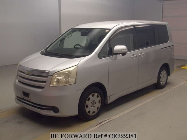Toyota NOAH X L SELECTION — фото 1