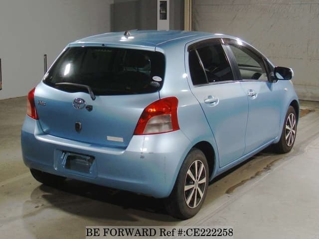 Toyota VITZ F — фото 2