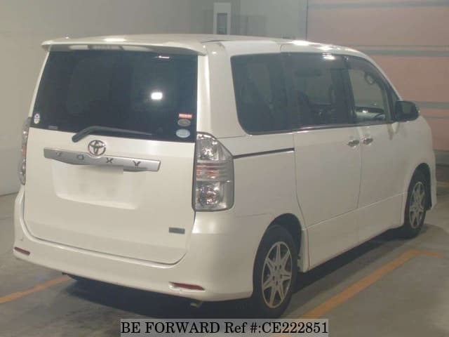 Toyota VOXY ZS KIRAMEKI 2 — фото 2