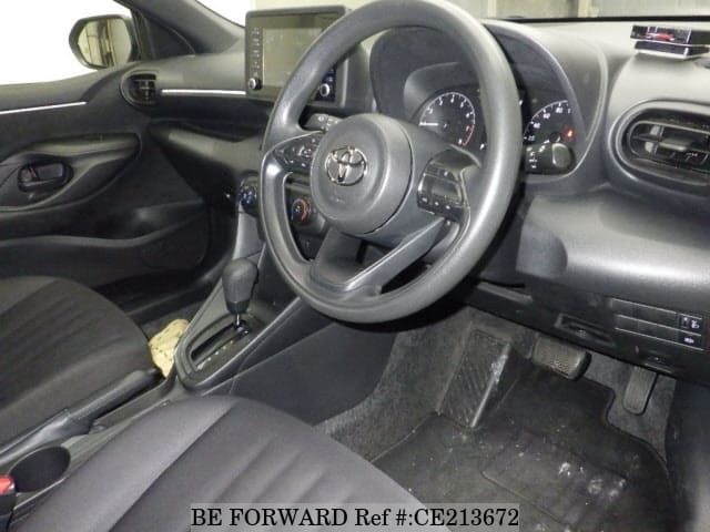 Toyota YARIS X — фото 3