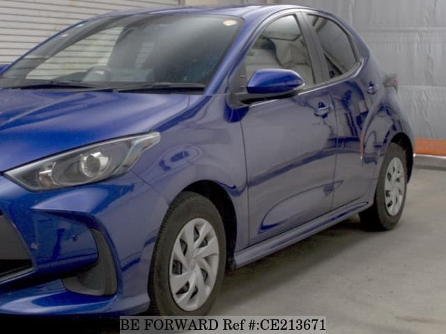 Toyota YARIS HYBRID X — фото 4