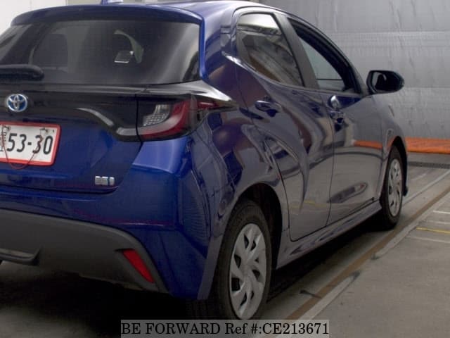 Toyota YARIS HYBRID X — фото 5