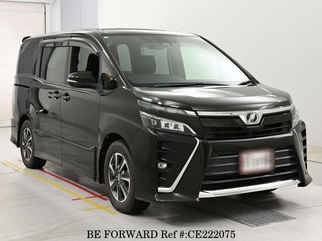 Toyota VOXY ZS — фото 1