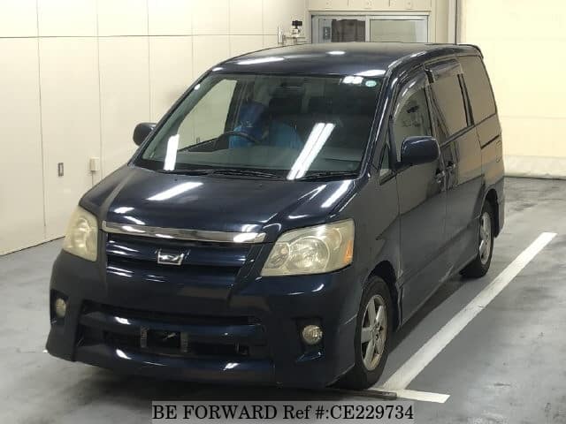 Toyota NOAH S — фото 1