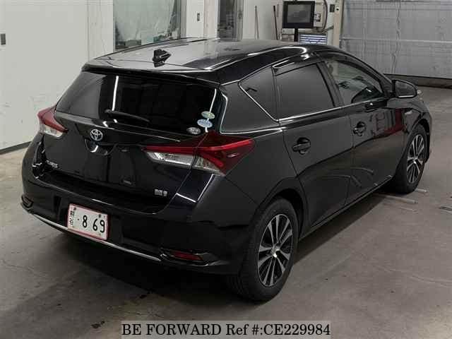 Toyota AURIS HYBRID — фото 2