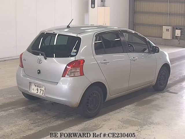 Toyota VITZ F — фото 2