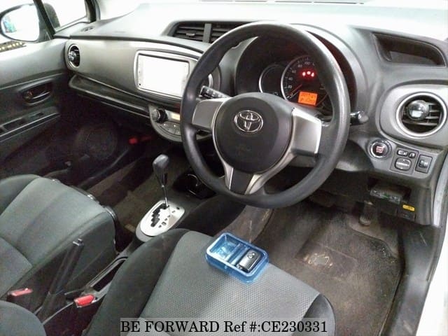 Toyota VITZ F SMILE EDITION — фото 4