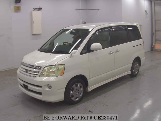 Toyota NOAH X LIMITED — фото 1