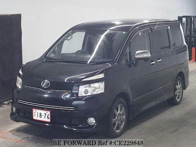 Toyota VOXY ZS KIRAMEKI — фото 1
