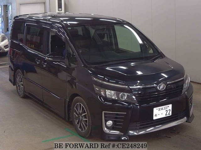 Toyota VOXY ZS — фото 5