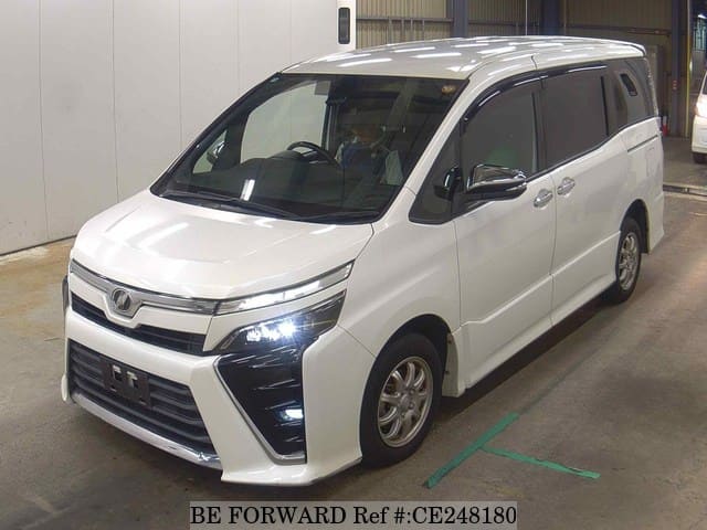 Toyota VOXY ZS KIRAMEKI — фото 1