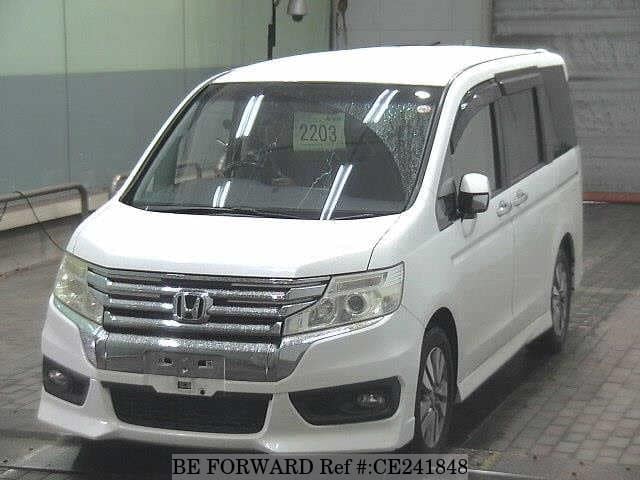 Honda STEP WGN SPADA — фото 1