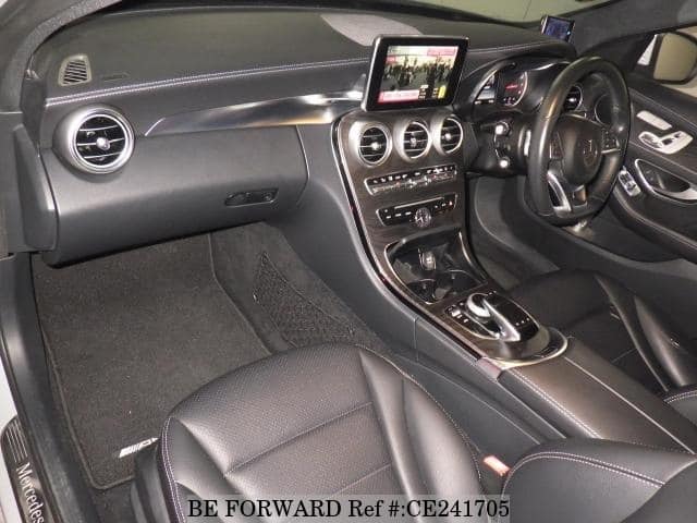 Mercedes-Benz C-CLASS C200 AVANTGARDE AMG LINE — фото 3