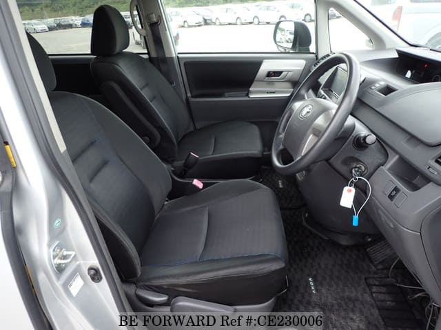 2009 TOYOTA VOXY Z image 25