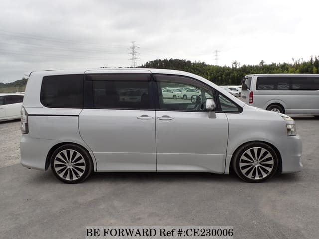 2009 TOYOTA VOXY Z image 6