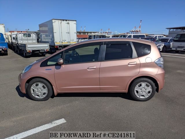 Honda FIT HYBRID SHE'S FINE STYLE — фото 2