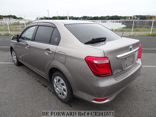 Toyota COROLLA AXIO HYBRID — фото 3