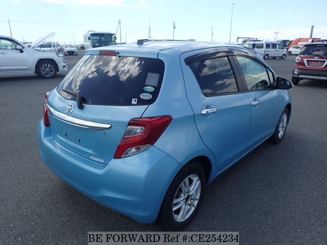 Toyota VITZ 1.3F LED EDITION — фото 5