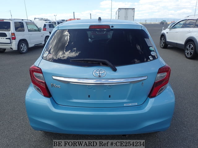 Toyota VITZ 1.3F LED EDITION — фото 4