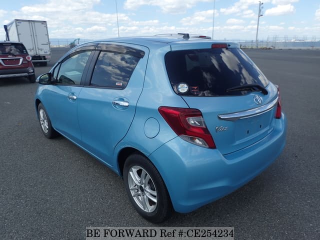 Toyota VITZ 1.3F LED EDITION — фото 3
