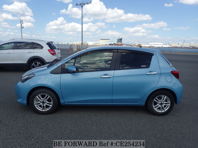 Toyota VITZ 1.3F LED EDITION — фото 2