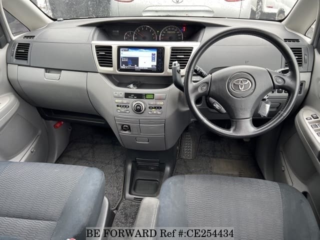 Toyota VOXY Z — фото 4