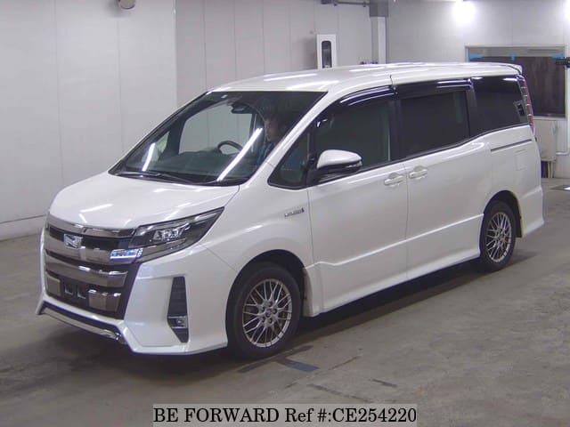 Toyota NOAH HYBRID SI — фото 1