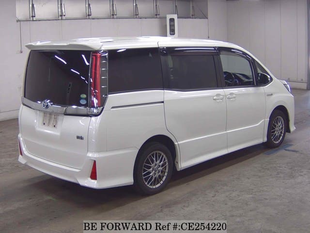 Toyota NOAH HYBRID SI — фото 2