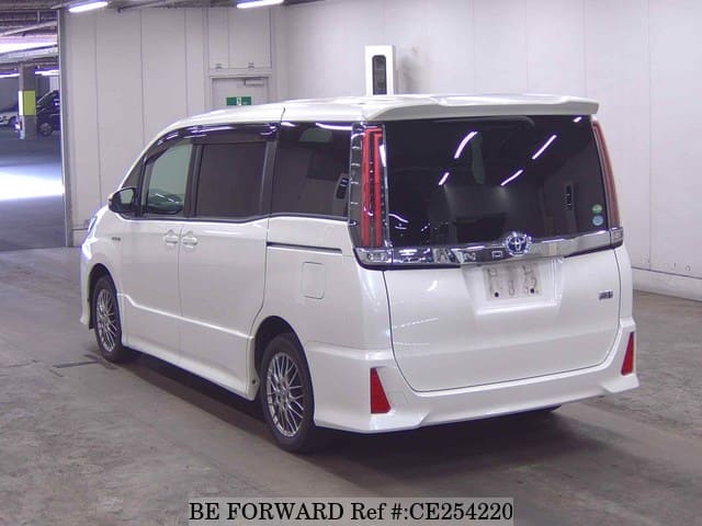 Toyota NOAH HYBRID SI — фото 3