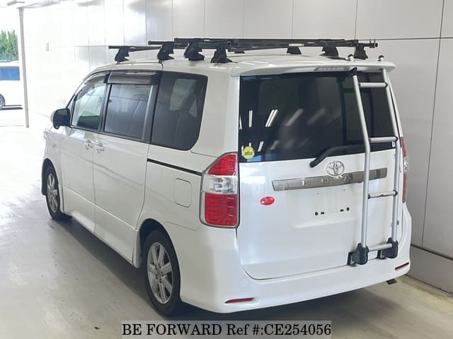 Toyota NOAH SI — фото 2