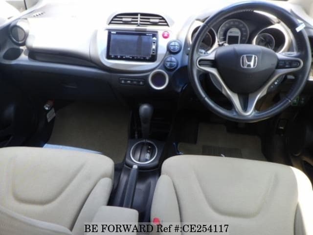 Honda FIT HYBRID 10TH ANNIVERSARY — фото 3