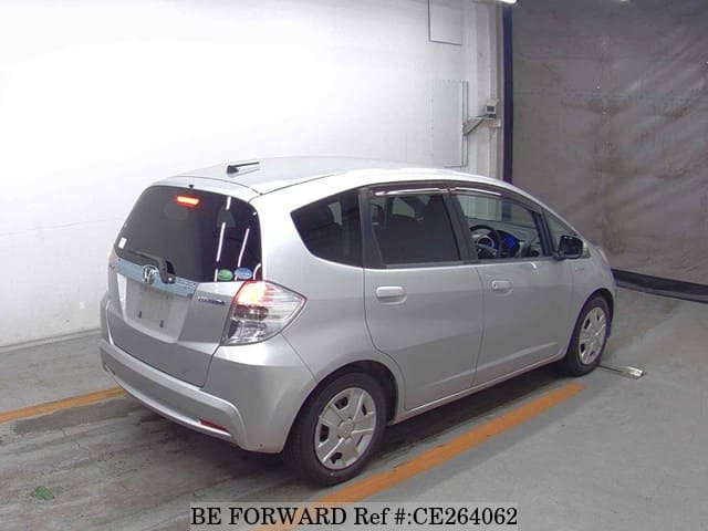 Honda FIT HYBRID — фото 2